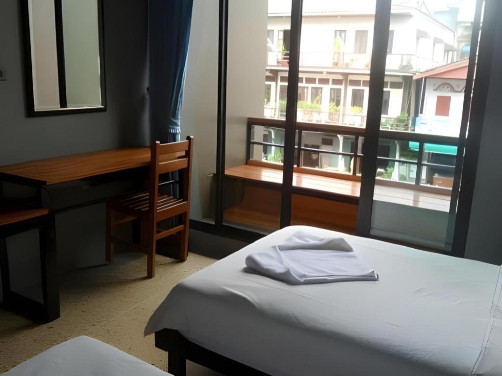 Chomtrang Hotel Exterior photo
